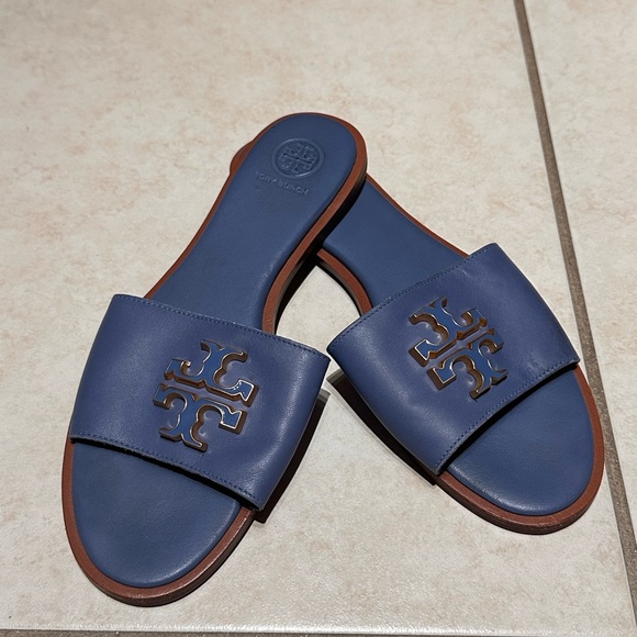 Tory Burch Shoes - TORY BURCH| Everly Logo Slide Sandals
